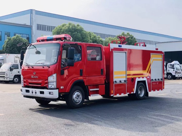 3.5吨水罐消防车